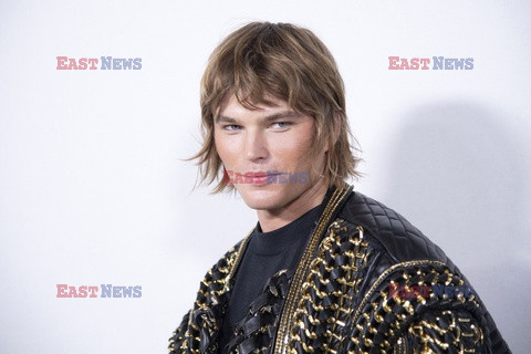 Goście na Tygodniu Mody w Paryżu - lato 2022