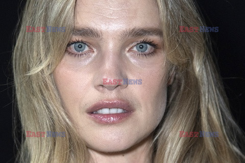 Goście na Tygodniu Mody w Paryżu - lato 2022