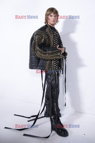 Goście na Tygodniu Mody w Paryżu - lato 2022