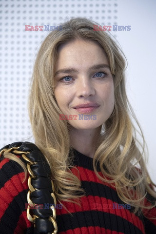 Goście na Tygodniu Mody w Paryżu - lato 2022