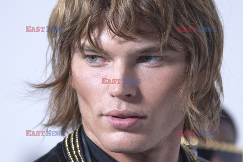 Goście na Tygodniu Mody w Paryżu - lato 2022