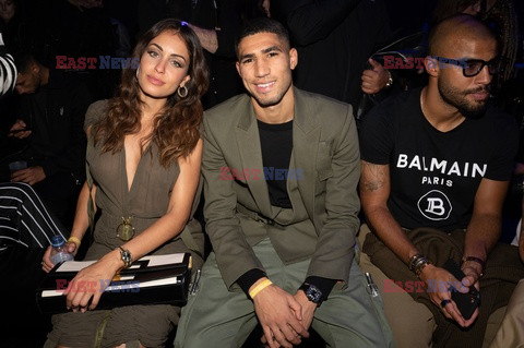 Goście na Tygodniu Mody w Paryżu - lato 2022