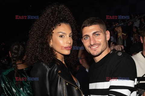 Goście na Tygodniu Mody w Paryżu - lato 2022