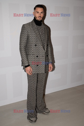 Goście na Tygodniu Mody w Paryżu - lato 2022