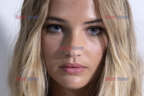 Goście na Tygodniu Mody w Paryżu - lato 2022