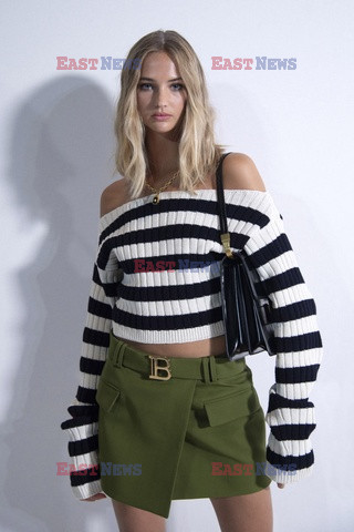 Goście na Tygodniu Mody w Paryżu - lato 2022