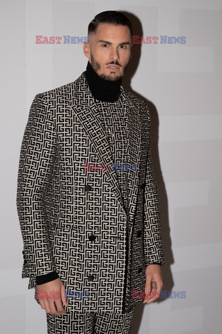 Goście na Tygodniu Mody w Paryżu - lato 2022