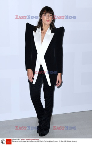 Goście na Tygodniu Mody w Paryżu - lato 2022