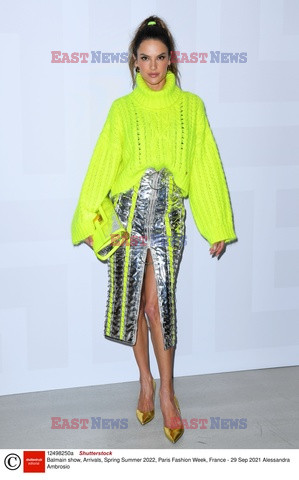 Goście na Tygodniu Mody w Paryżu - lato 2022