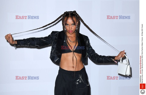 Goście na Tygodniu Mody w Paryżu - lato 2022