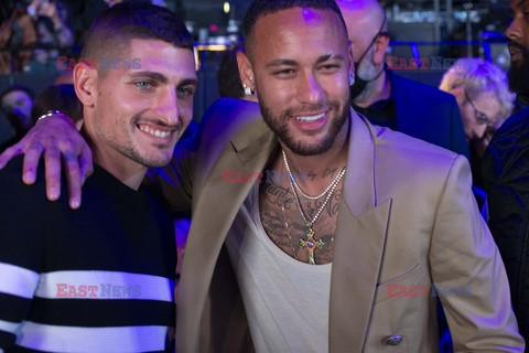 Goście na Tygodniu Mody w Paryżu - lato 2022