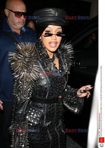 Goście na Tygodniu Mody w Paryżu - lato 2022