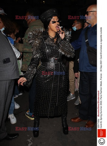 Goście na Tygodniu Mody w Paryżu - lato 2022