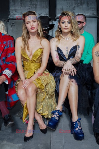 Goście na Tygodniu Mody w Paryżu - lato 2022