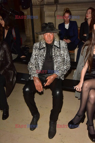 Goście na Tygodniu Mody w Paryżu - lato 2022