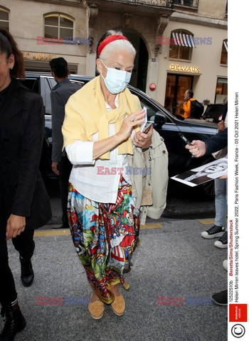 Goście na Tygodniu Mody w Paryżu - lato 2022