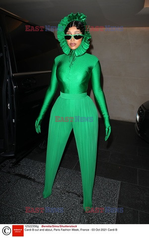 Goście na Tygodniu Mody w Paryżu - lato 2022