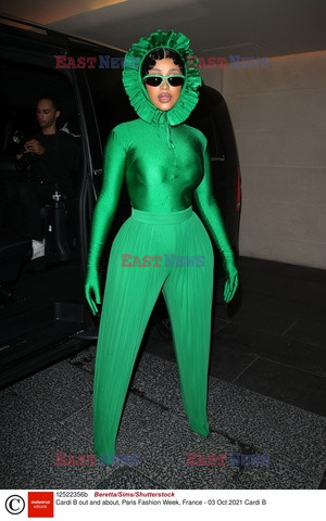 Goście na Tygodniu Mody w Paryżu - lato 2022