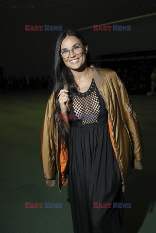 Goście na Tygodniu Mody w Paryżu - lato 2022