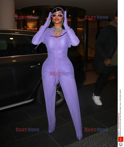 Goście na Tygodniu Mody w Paryżu - lato 2022