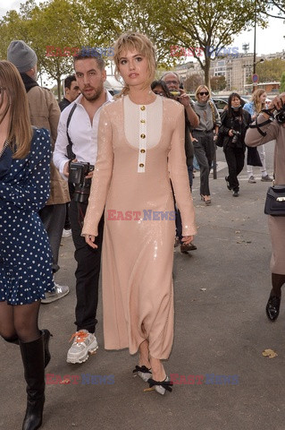 Goście na Tygodniu Mody w Paryżu - lato 2022