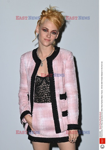 Goście na Tygodniu Mody w Paryżu - lato 2022