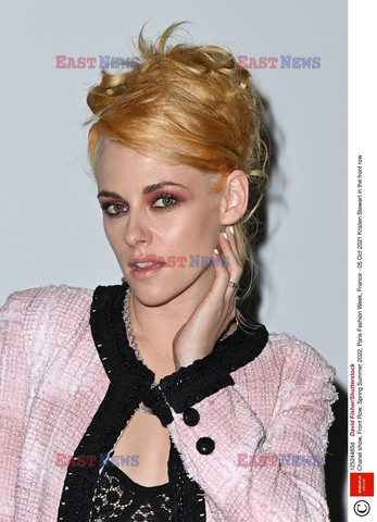 Goście na Tygodniu Mody w Paryżu - lato 2022