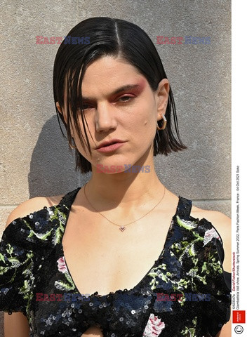 Goście na Tygodniu Mody w Paryżu - lato 2022