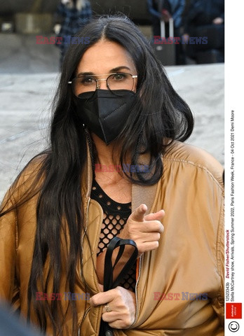 Goście na Tygodniu Mody w Paryżu - lato 2022