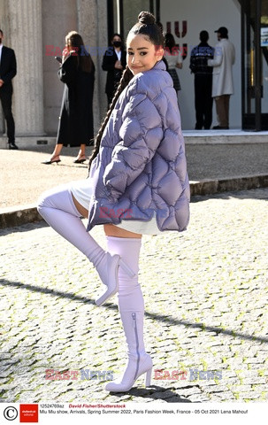 Goście na Tygodniu Mody w Paryżu - lato 2022