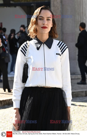 Goście na Tygodniu Mody w Paryżu - lato 2022