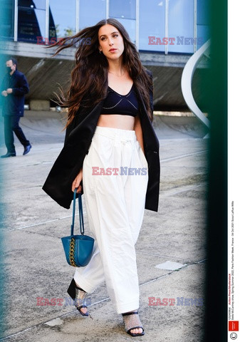 Goście na Tygodniu Mody w Paryżu - lato 2022