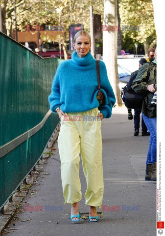 Goście na Tygodniu Mody w Paryżu - lato 2022