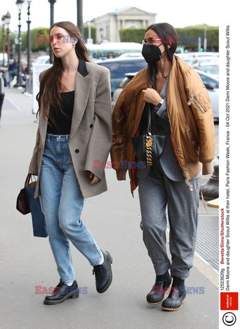 Goście na Tygodniu Mody w Paryżu - lato 2022