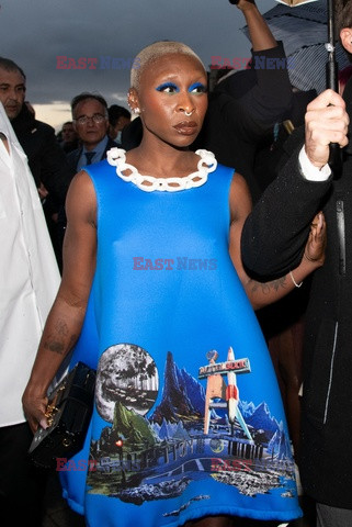 Goście na Tygodniu Mody w Paryżu - lato 2022