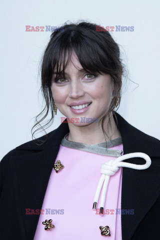 Goście na Tygodniu Mody w Paryżu - lato 2022