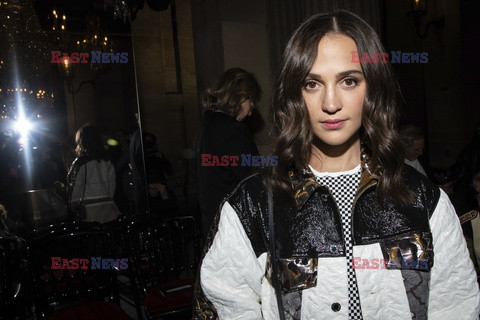 Goście na Tygodniu Mody w Paryżu - lato 2022