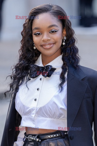 Goście na Tygodniu Mody w Paryżu - lato 2022