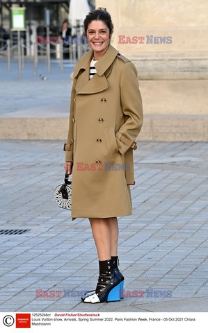 Goście na Tygodniu Mody w Paryżu - lato 2022