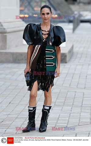 Goście na Tygodniu Mody w Paryżu - lato 2022