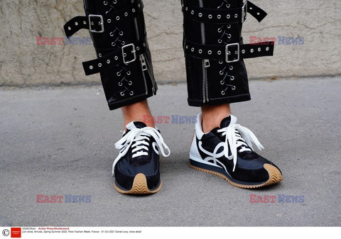 Goście na Tygodniu Mody w Paryżu - lato 2022