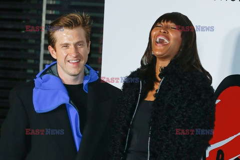 Goście na Tygodniu Mody w Paryżu - lato 2022