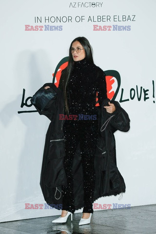 Goście na Tygodniu Mody w Paryżu - lato 2022