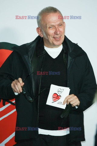 Goście na Tygodniu Mody w Paryżu - lato 2022