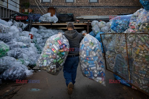 Zbieracze puszek z Nowego Jorku - AFP