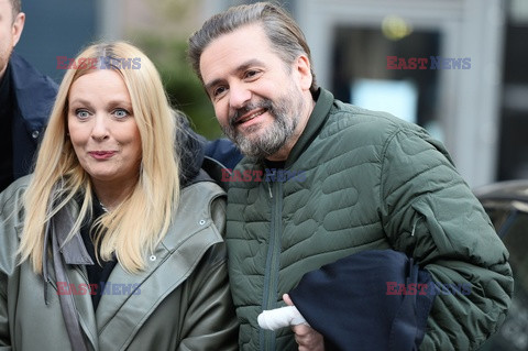 Katarzyna Nosowska z mężem  przed studiem Dzień Dobry TVN