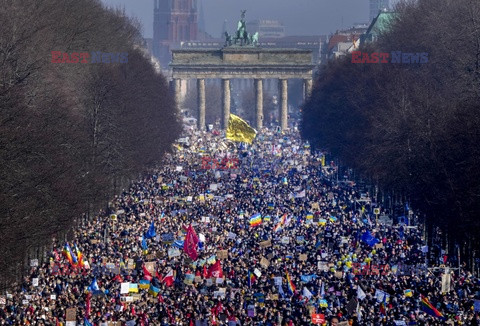 Ponadstutysięczna demonstracja wsparcia dla Ukrainy w Berlinie