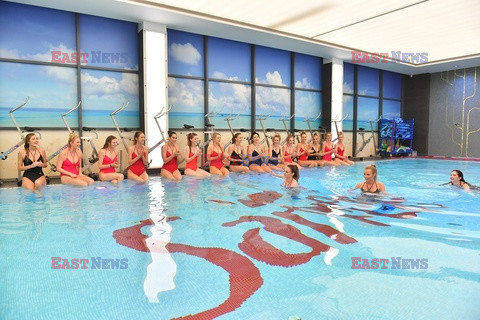 Kandydatki do tytułu Miss Polonia 2022 na basenie i w spa