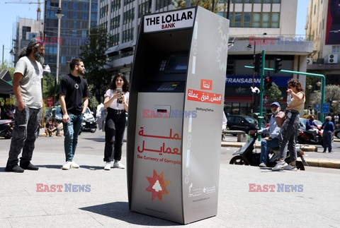 "Lollarsy" w libańskich bankomatach