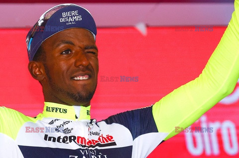 Giro d'Italia: zwycięzca etapu zranił się w oko otwierając szampana